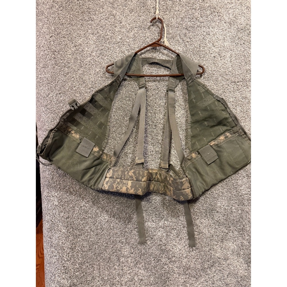 Michael Bianco Tactical Vest Men OS Green MOLLE II Fighting Load Carrier UCP Cam - Picture 6 of 7
